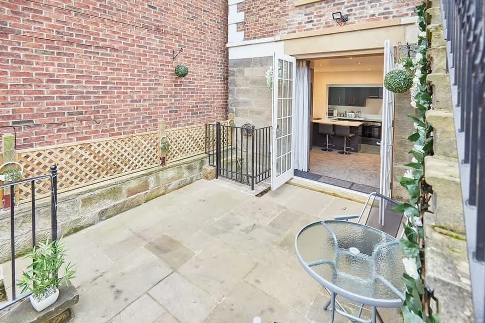 Knight Retreat, Whitby - Host & Stay