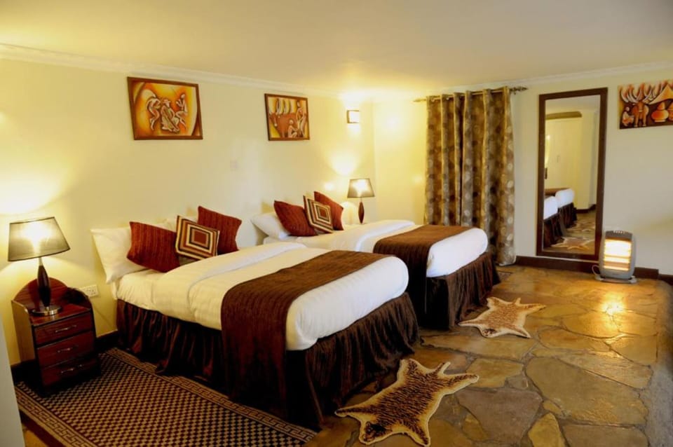 Twin Room | Blackout drapes, WiFi (free), bed sheets