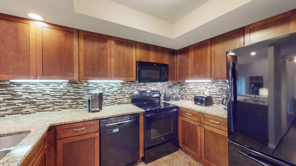 Fully Stocked Kitchen