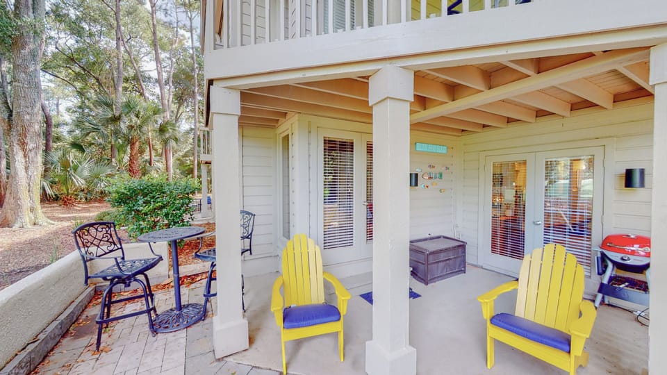 Outdoor Seating with Views of the George Fazio Golf Course