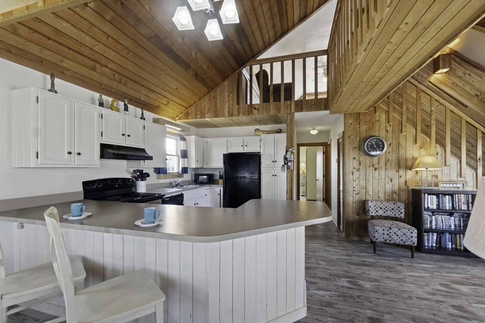 Surf-or-Sound-Realty-1053-Russell's-Landing-Kitchen