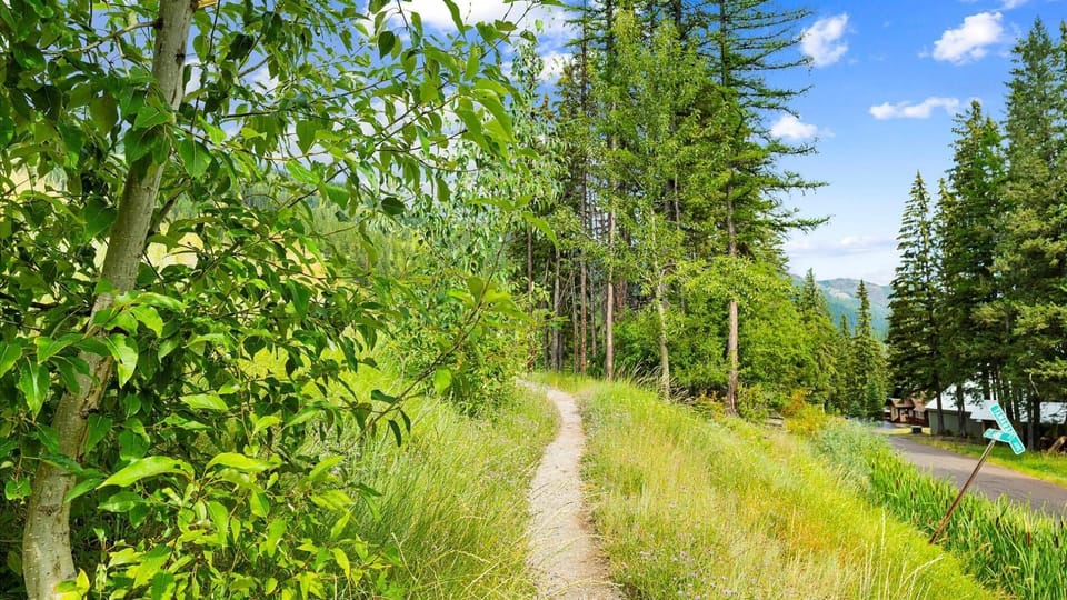 Trail to available hiking and a short walk to ski access.