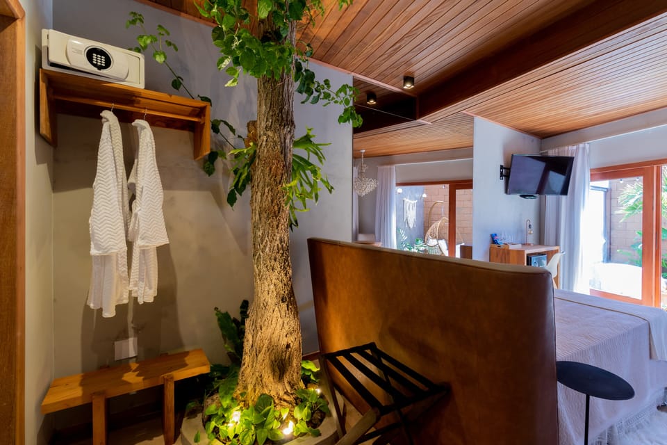 Honeymoon Room, 1 Queen Bed, Hot Tub, Sea View | Premium bedding, pillowtop beds, minibar, in-room safe