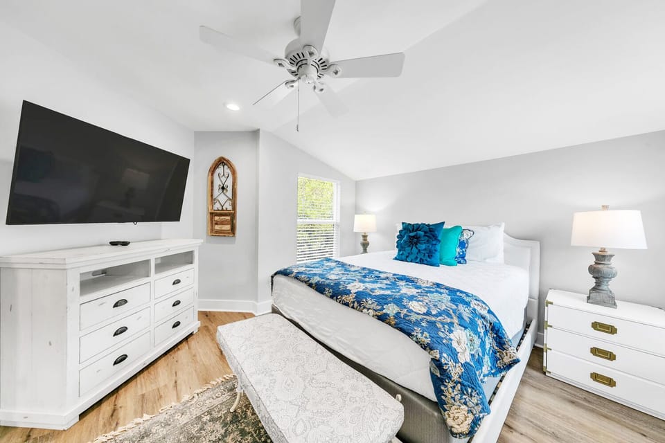 Guest bedroom