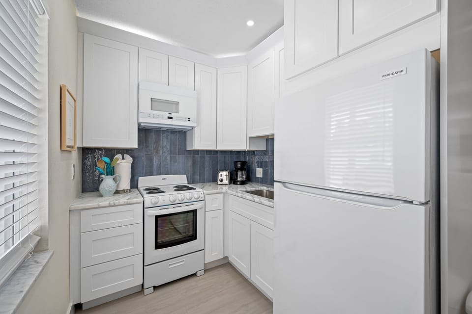 Bright & Modern Kitchen