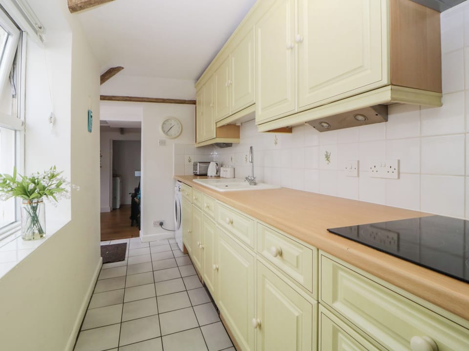 Cottage | Private kitchen | Fridge, dishwasher, electric kettle, toaster