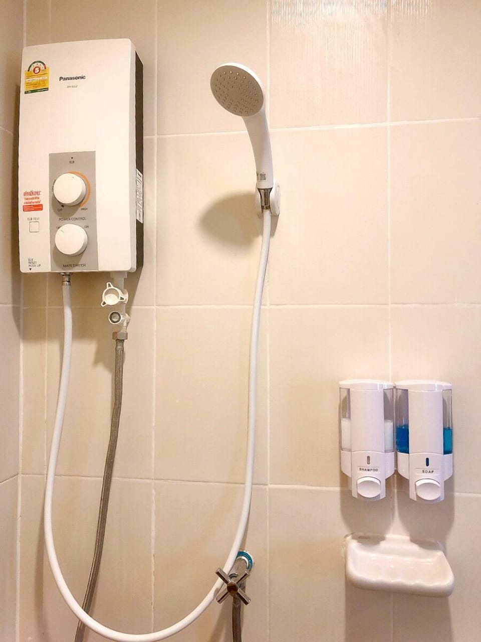 Shower, free toiletries, hair dryer, towels