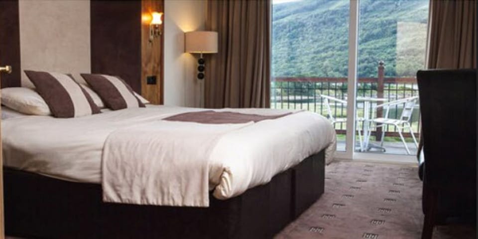 Free cribs/infant beds, rollaway beds, free WiFi, bed sheets