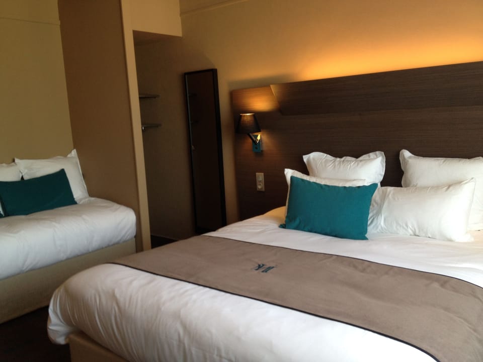 Premium bedding, down comforters, individually furnished, desk