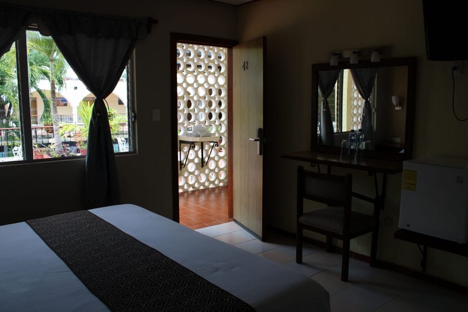 Comfort Room | In-room safe, soundproofing