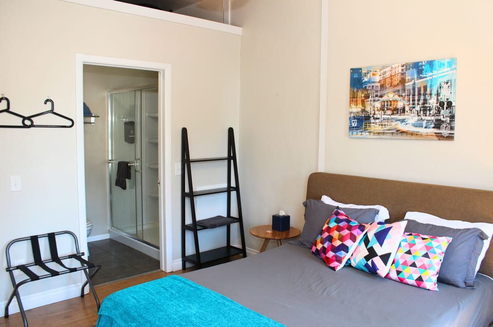 Private Double Room Ensuite | Iron/ironing board, free WiFi, bed sheets