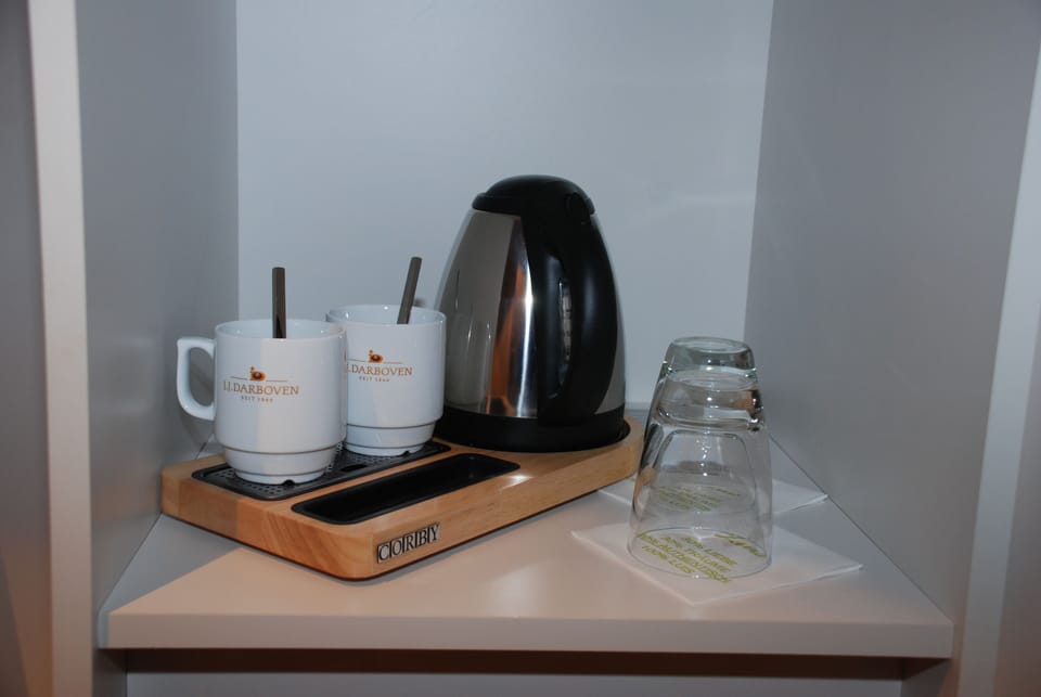 In-room safe, soundproofing, free WiFi, bed sheets
