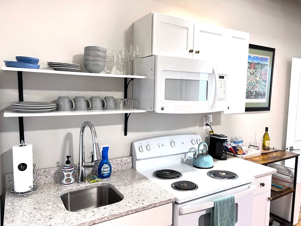 full kitchen