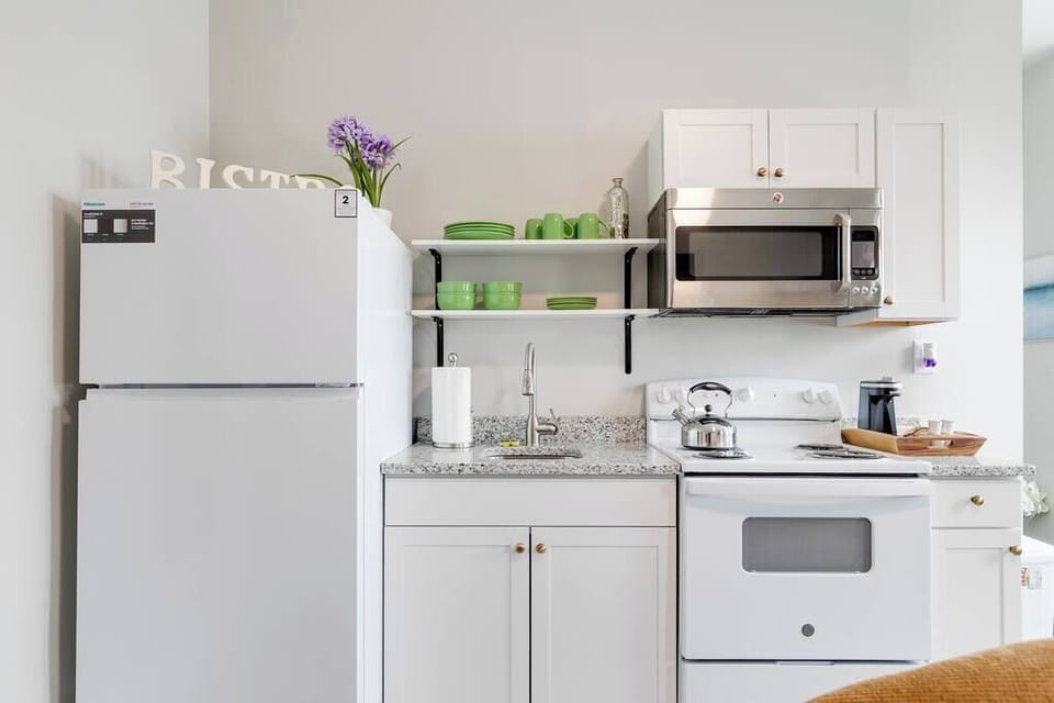 full kitchen