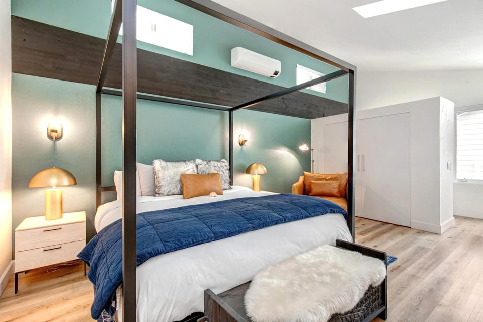 Unwind in your upper-level loft with King bed, reading lights, and elevated privacy. Perfect for couples.