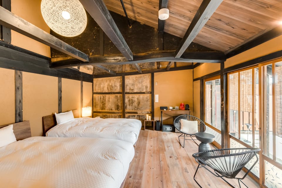 Premium bedding, in-room safe, iron/ironing board, WiFi (free)
