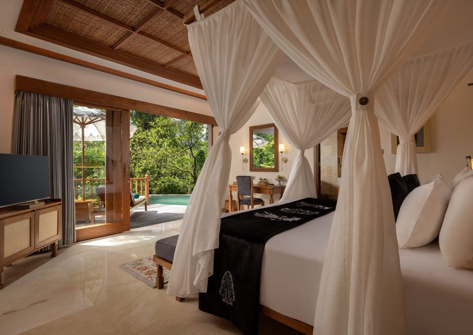 Royal Pool Villa - with Whirlpool Bathtub | Premium bedding, minibar, in-room safe, desk