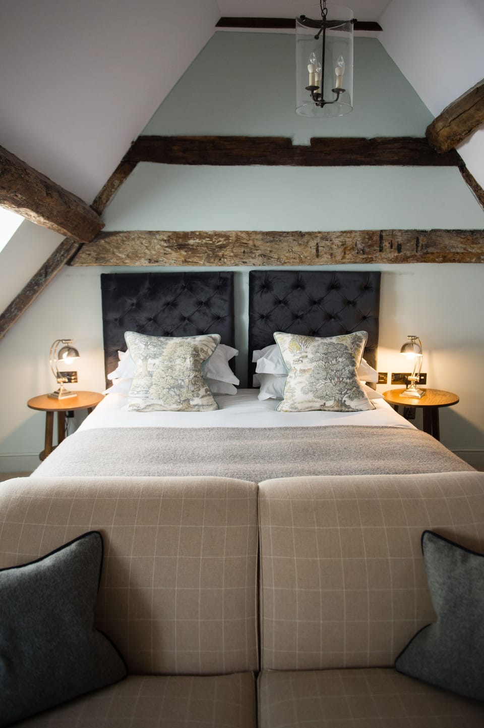 Deluxe Room | Hypo-allergenic bedding available, in-room safe, desk