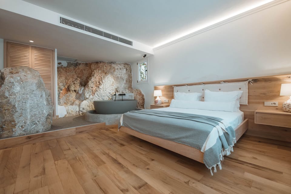 Mandarin House ( Annex ) | Junior Room NO ELEVATOR | Egyptian cotton sheets, premium bedding, pillowtop beds, minibar