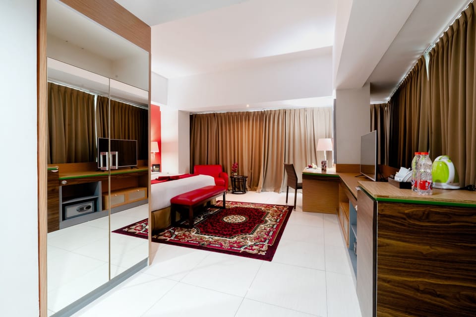 Desk, free WiFi, bed sheets