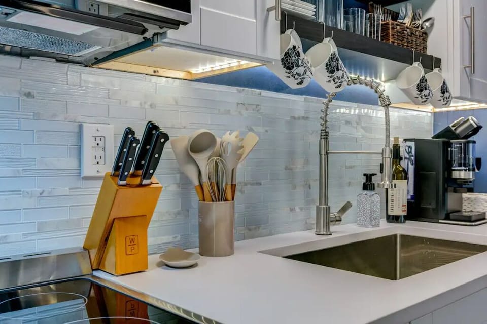 Full size sink