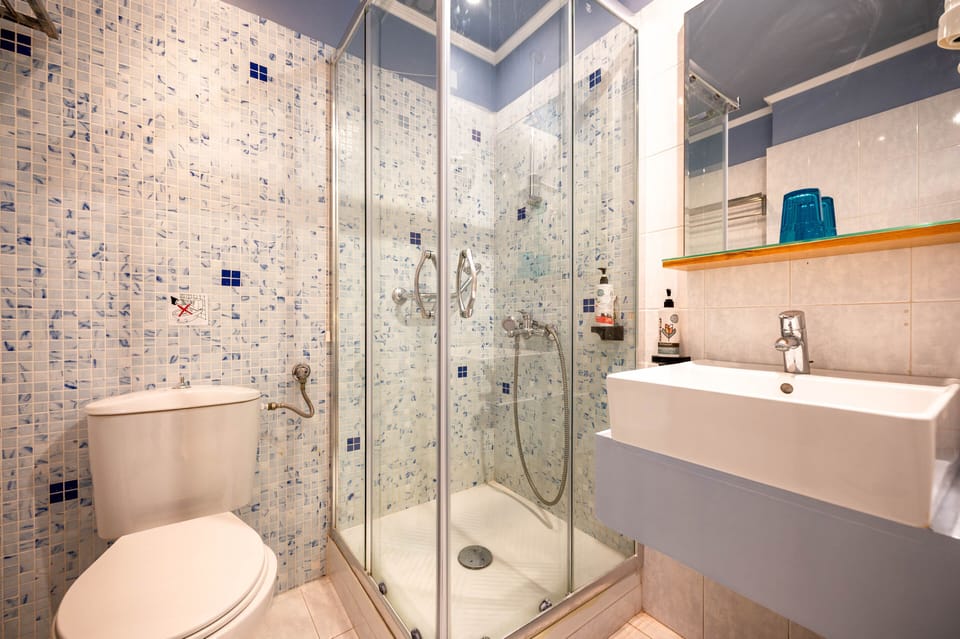 Double or Twin Room, Beach View | Bathroom | Free toiletries, hair dryer, towels