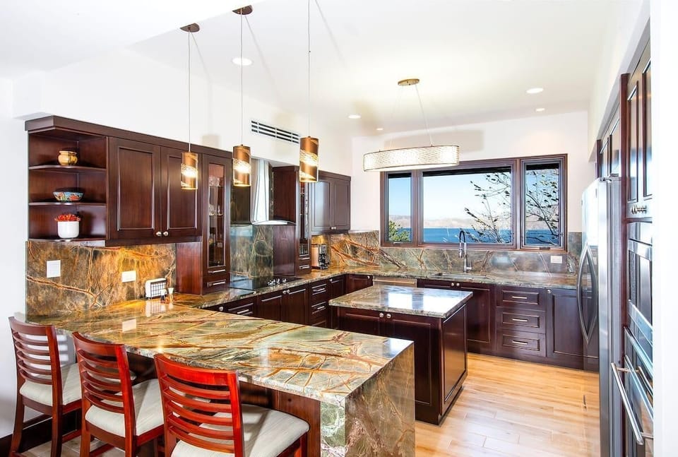 Fully equipped luxury kitchen
