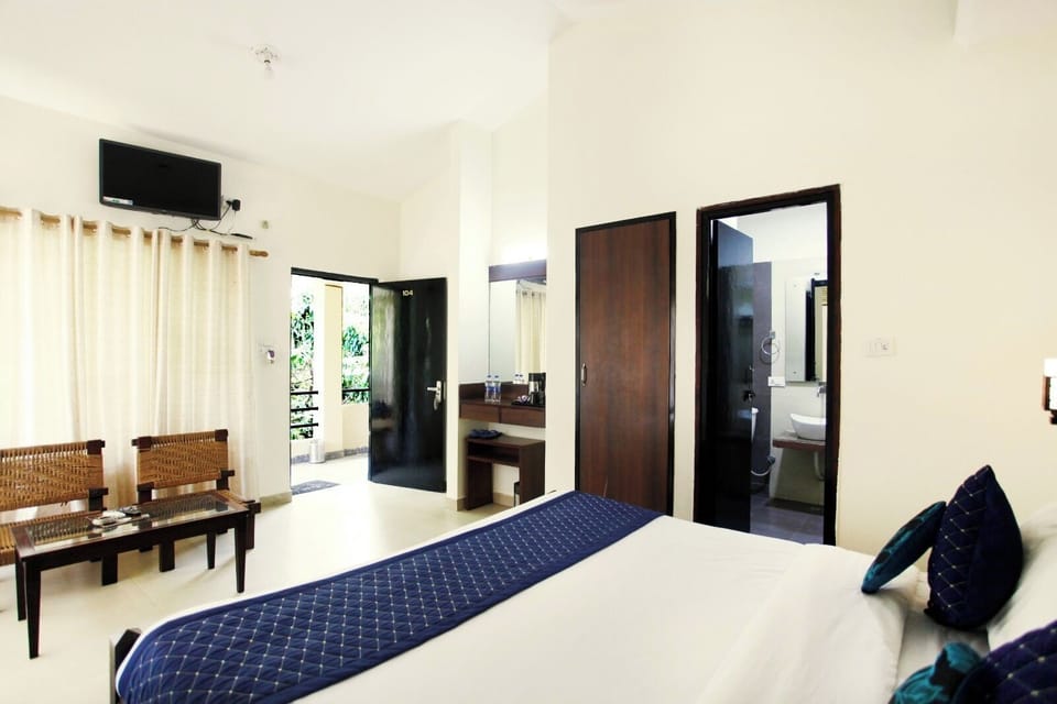 Premium Double Room | Individually furnished, desk, blackout drapes, iron/ironing board