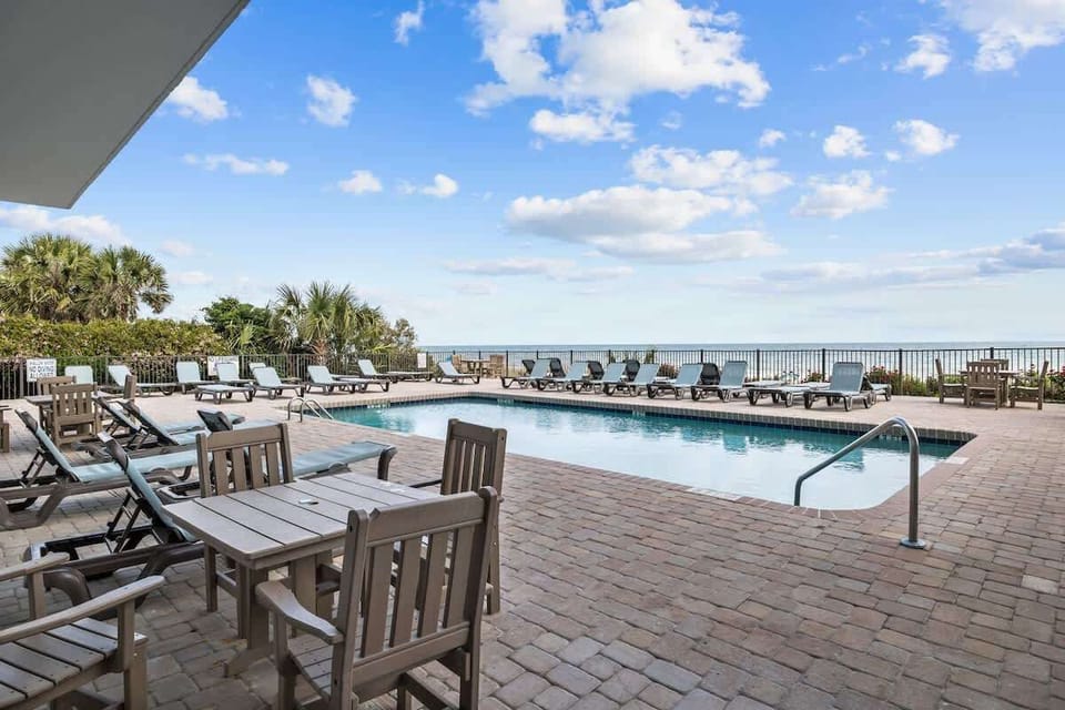 Oceanfront Pool