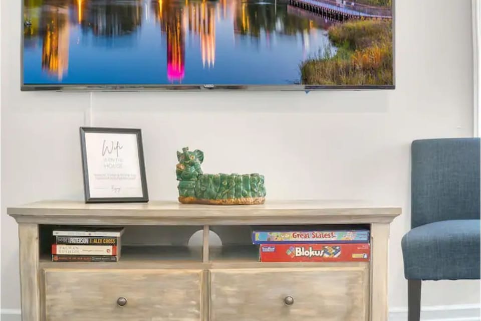 Relax in the living room with TV.