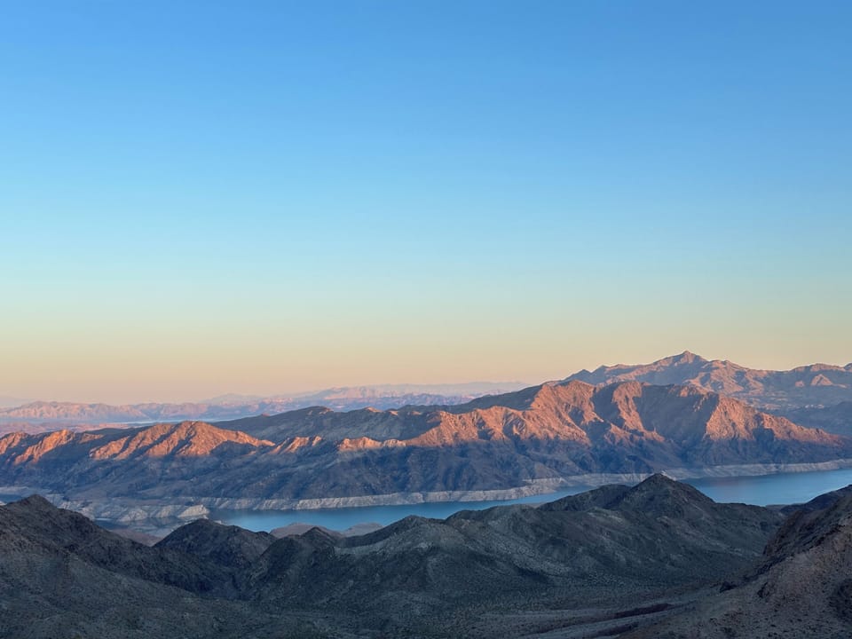 Scenic drives and nearby views of Lake Mead and the surrounding mountains