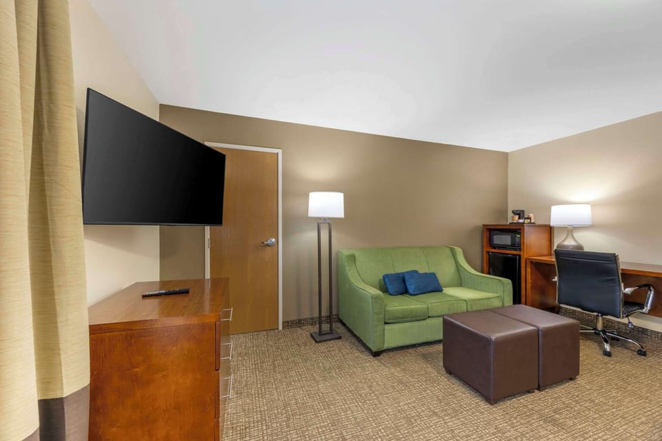 Suite, Multiple Beds, Accessible, Non Smoking | Premium bedding, desk, blackout drapes, iron/ironing board