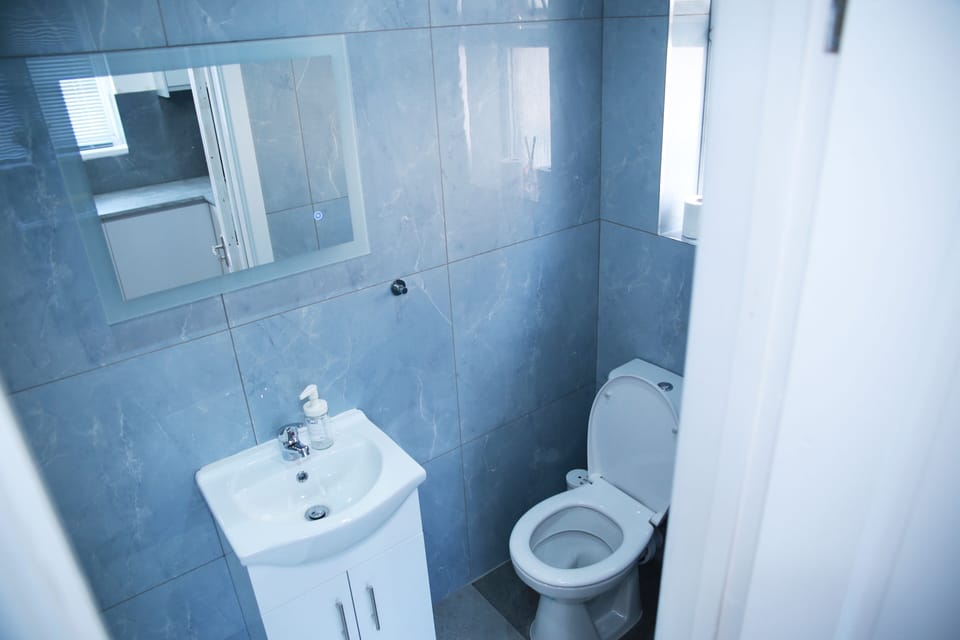 Apartment - Sleeps 5 & Free Parking Apartment in Harrow