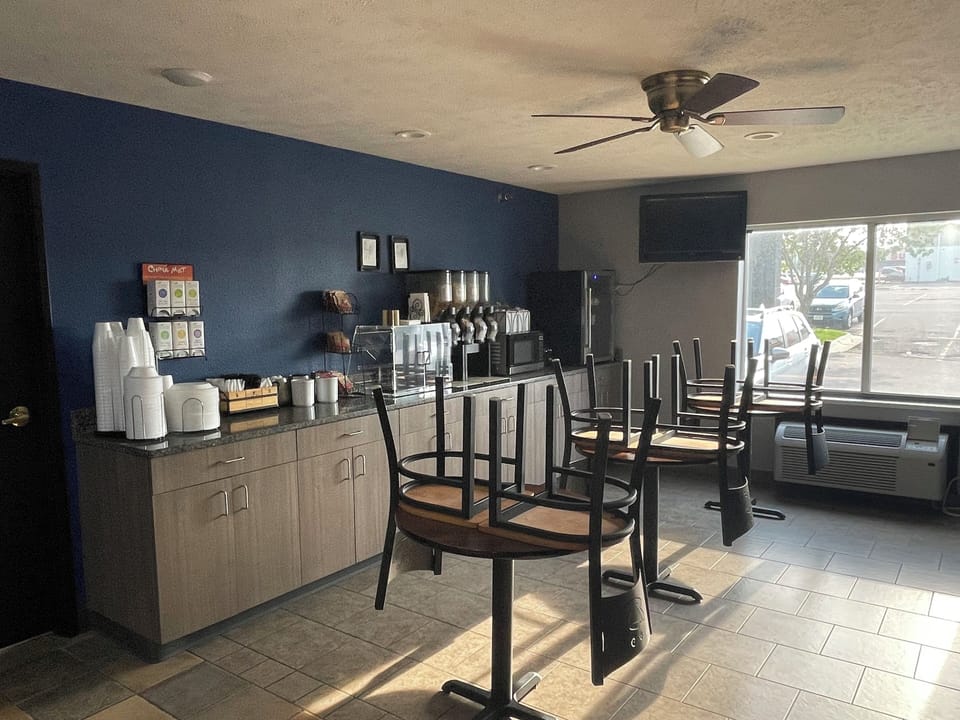 Free daily self-serve breakfast