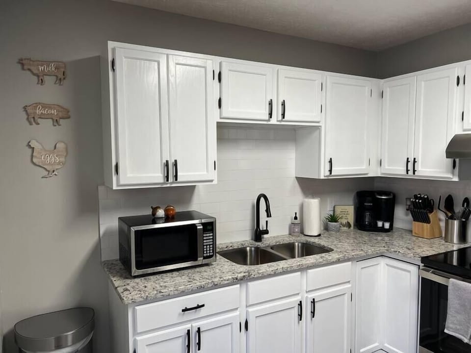 Plenty of cabinet space!