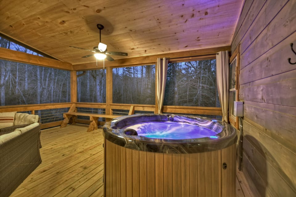 Indoor spa tub