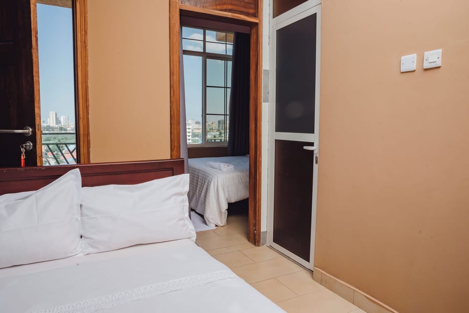 Studio Suite | Blackout drapes, soundproofing, iron/ironing board, WiFi (free)