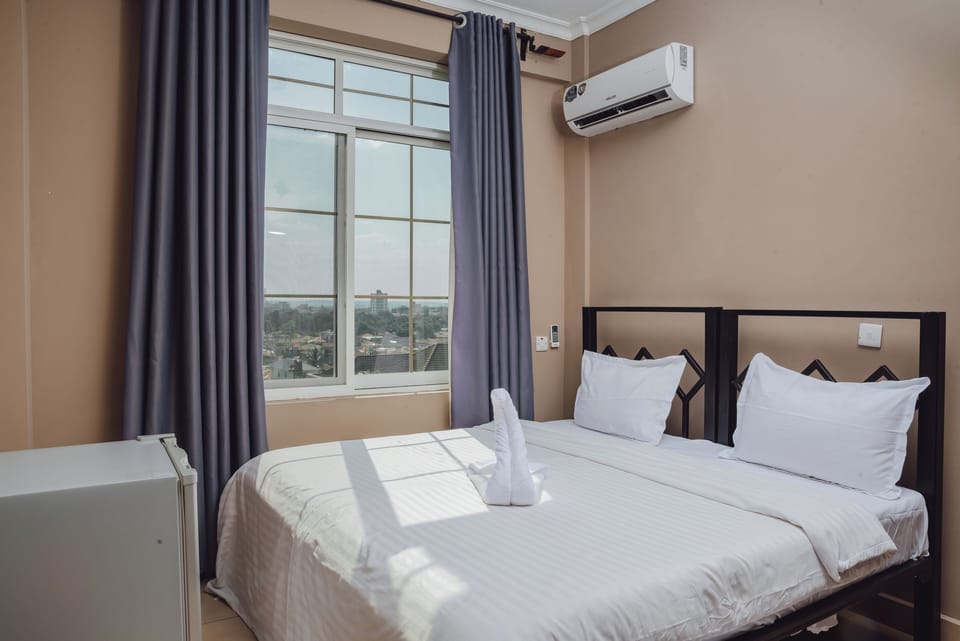 Executive Room | Blackout drapes, soundproofing, iron/ironing board, WiFi (free)