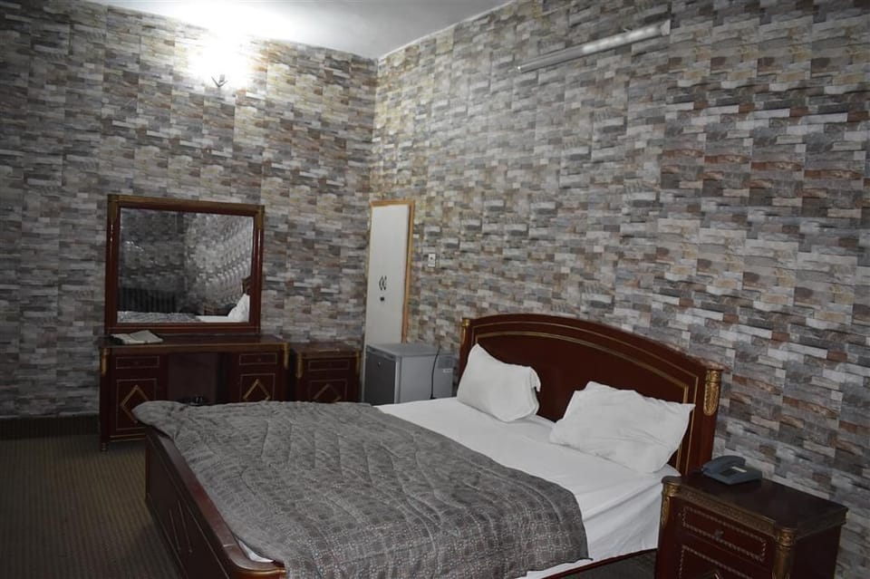 Triple Room | Laptop workspace, WiFi (free)