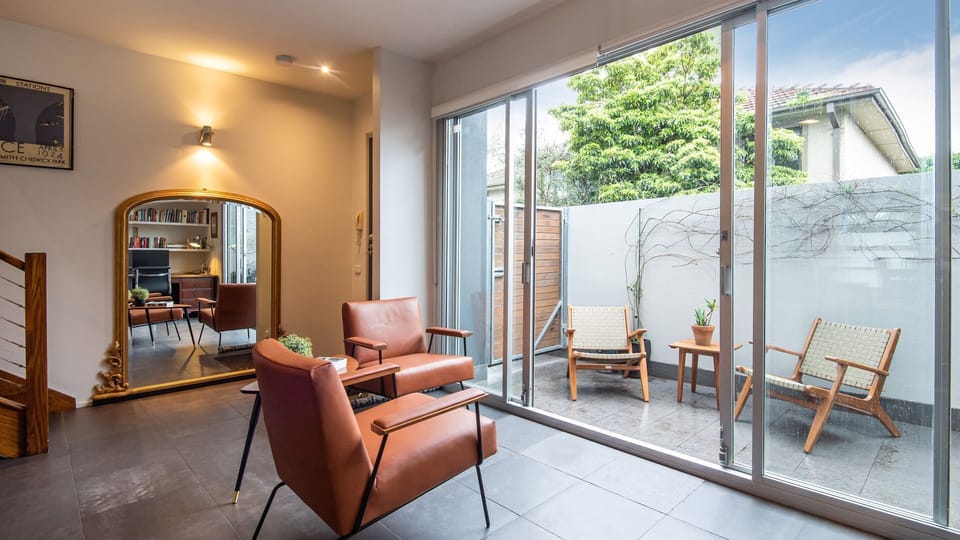 Indoor / outdoor seating