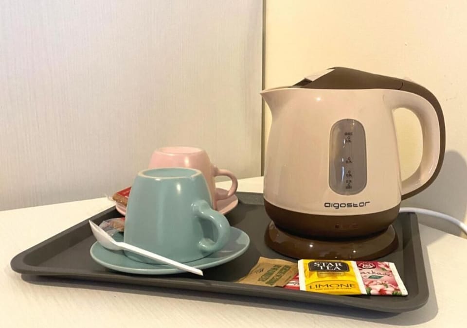 Deluxe Double Room | Private kitchen | Microwave