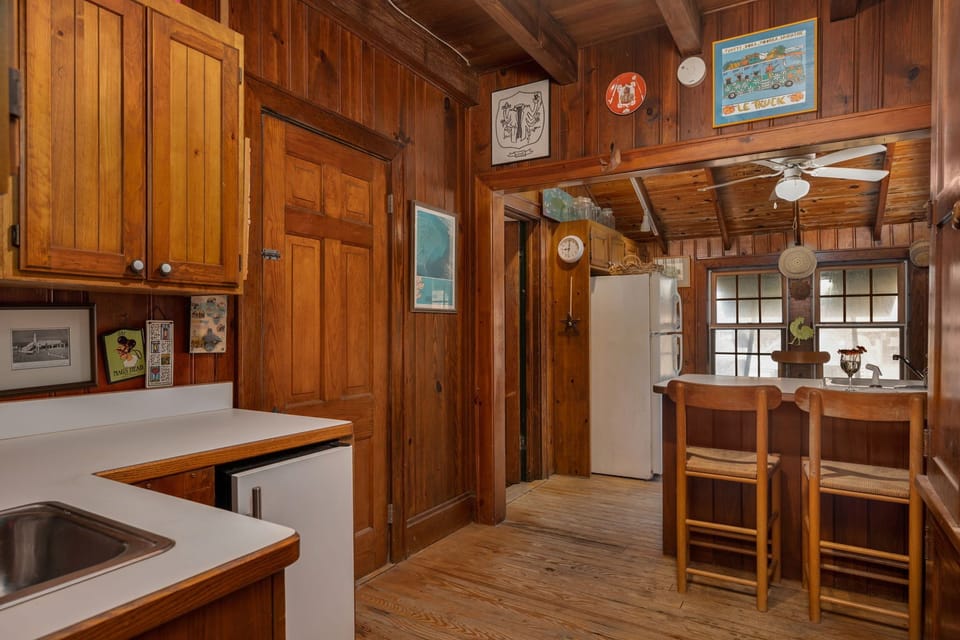 NH324:Fred Wood Cottage | ML Kitchen Area with Island Seating for 2