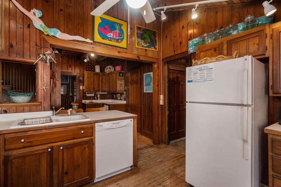 NH324:Fred Wood Cottage | ML Kitchen Area
