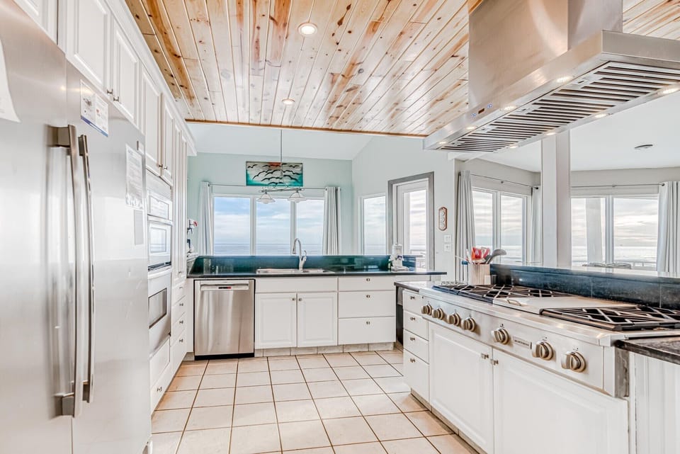 Well equipped kitchen