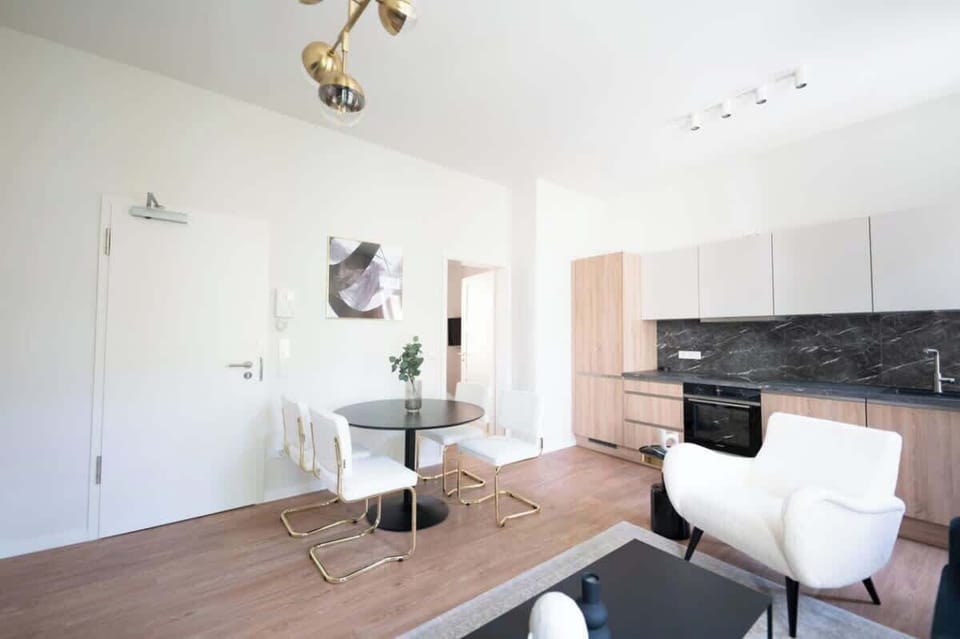 Chic dining area: enjoy meals with a touch of sophistication.