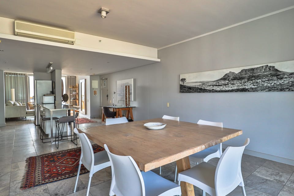 Apartment (2 Bedrooms) | Dining room