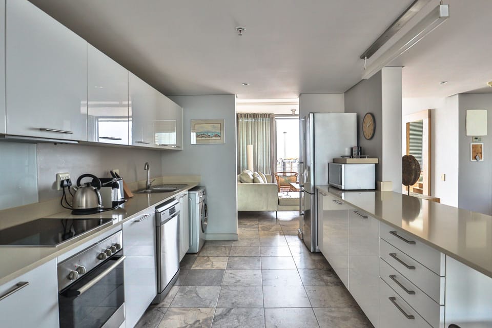 Apartment (2 Bedrooms) | Private kitchen | Dining tables