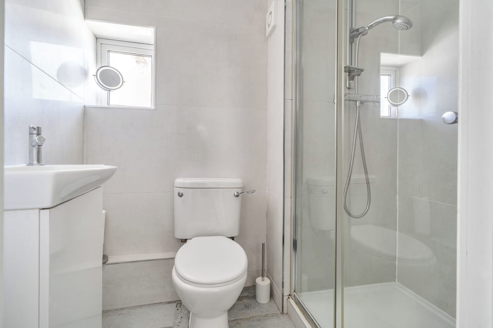 Torquay 3-bed House, Sleeps 6, Pets Ok & Parking House in Torquay