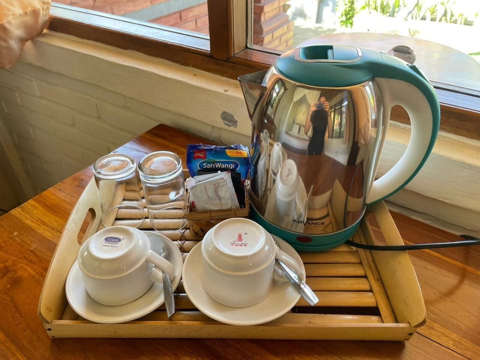 Deluxe With Shower | Coffee and/or coffee maker