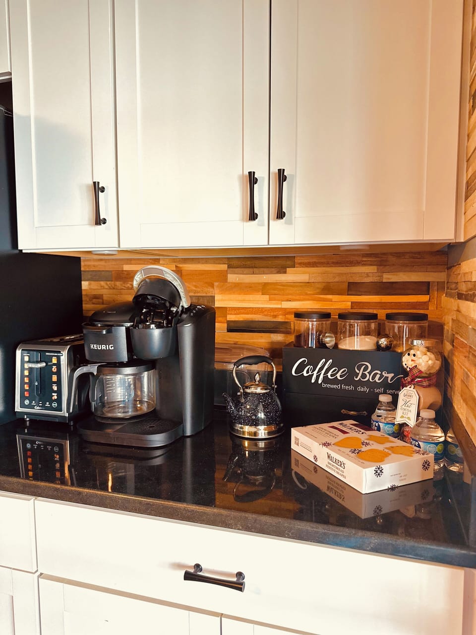 Delicious coffee and tea await you at our coffee bar. Enjoy!